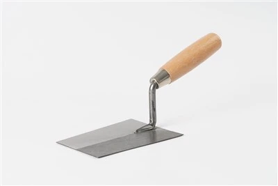 Paleta de cubo con mango de madera